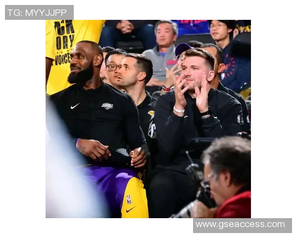 2018年快船与湖人队精彩对决全场录像回放及赛后分析