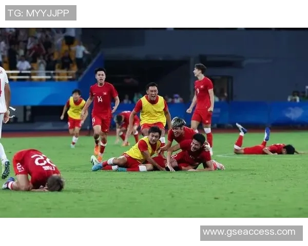 伊朗对阵中国足球赛实时比分更新及精彩瞬间回顾