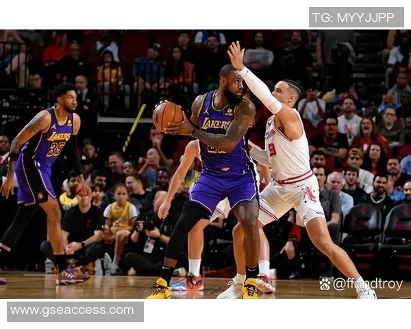 湖人对决热火精彩回顾NBA季后赛激战正酣球迷热情高涨